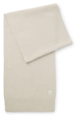 Ribbed-hem plain-knit scarf with woven logo badge