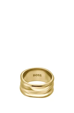 Ring with ripple design
