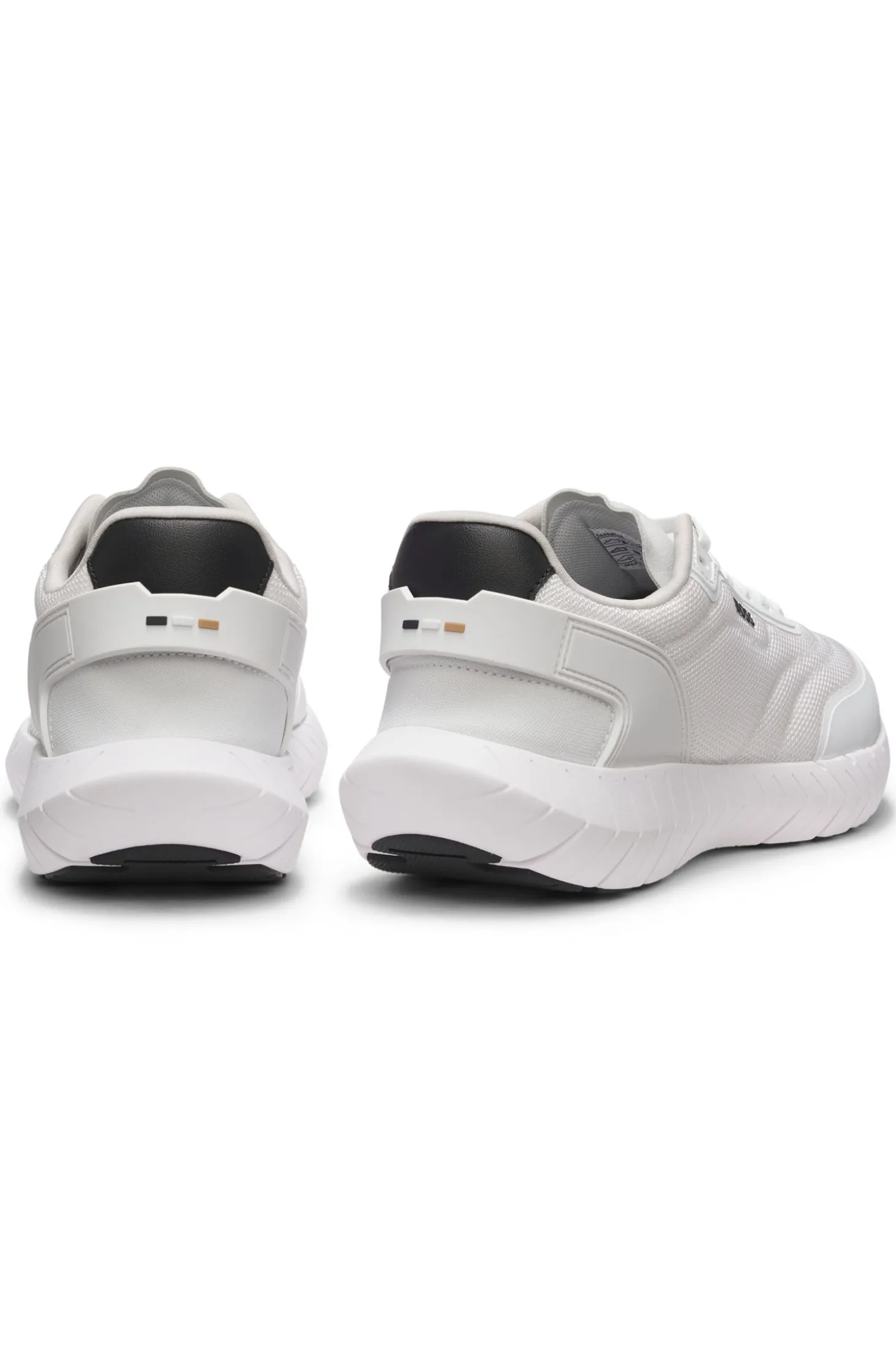 Running trainers with leather trims