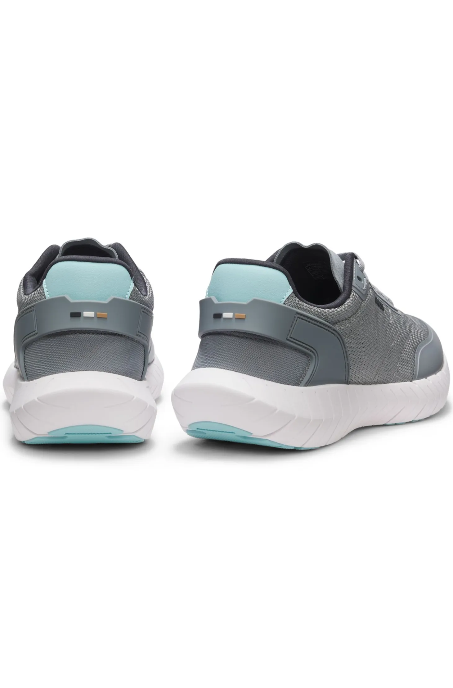 Running trainers with leather trims