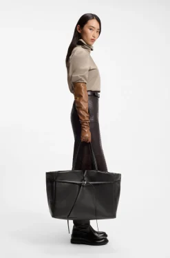 Runway BOSS Revers tote bag in leather