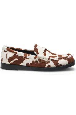 Semi-squared loafers with tonal hardware