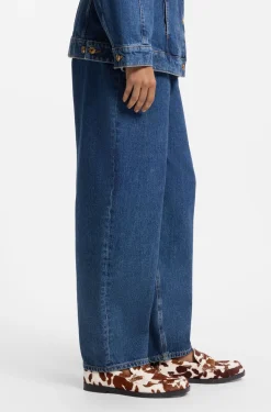 Semi-squared loafers with tonal hardware