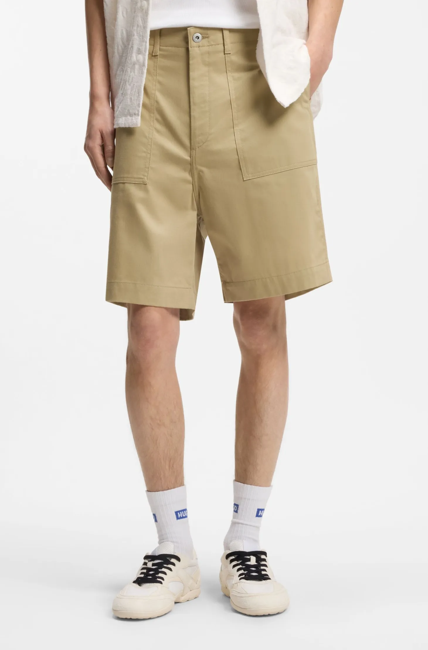 Shorts in mercerised cotton canvas