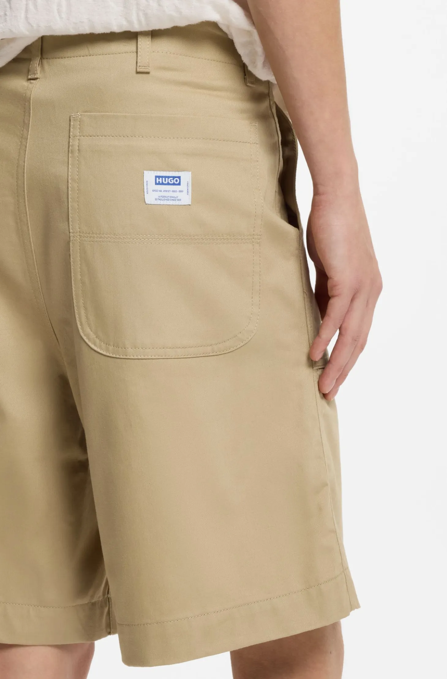 Shorts in mercerised cotton canvas