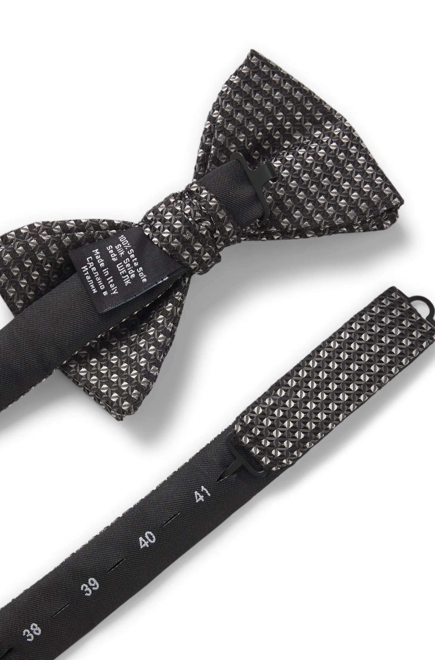 Silk bow tie with jacquard pattern