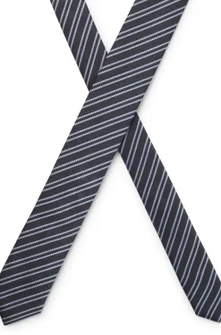 Silk tie with diagonal stripes