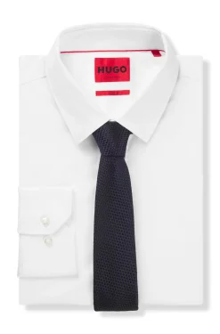 Silk tie with jacquard pattern