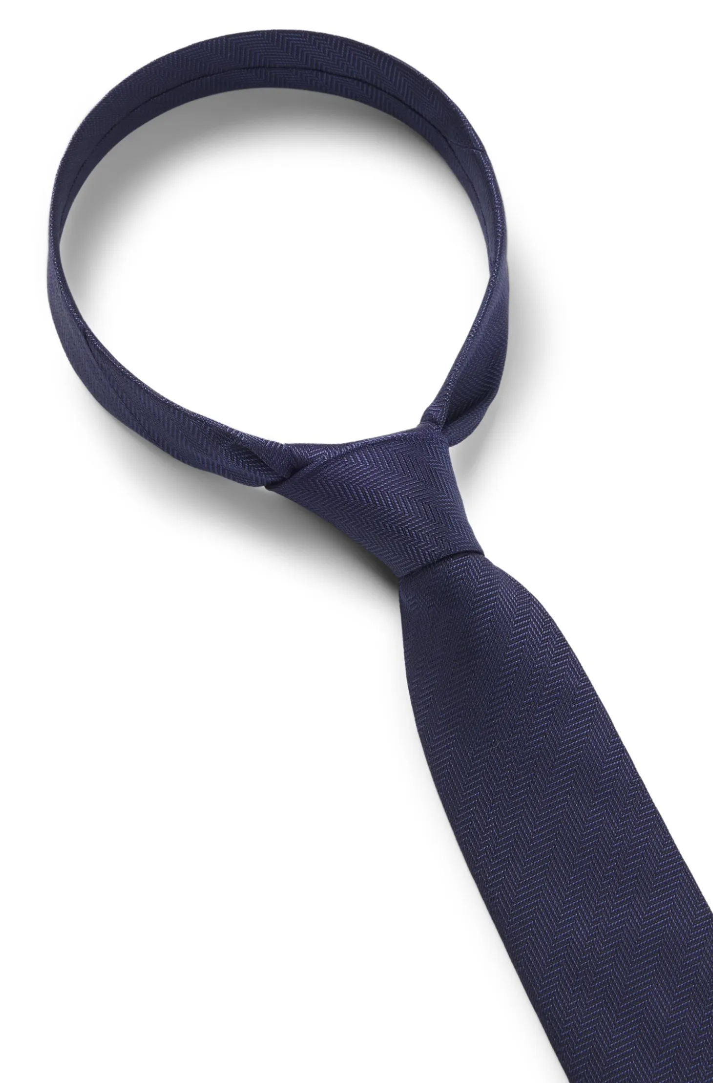 Silk tie with jacquard-woven pattern