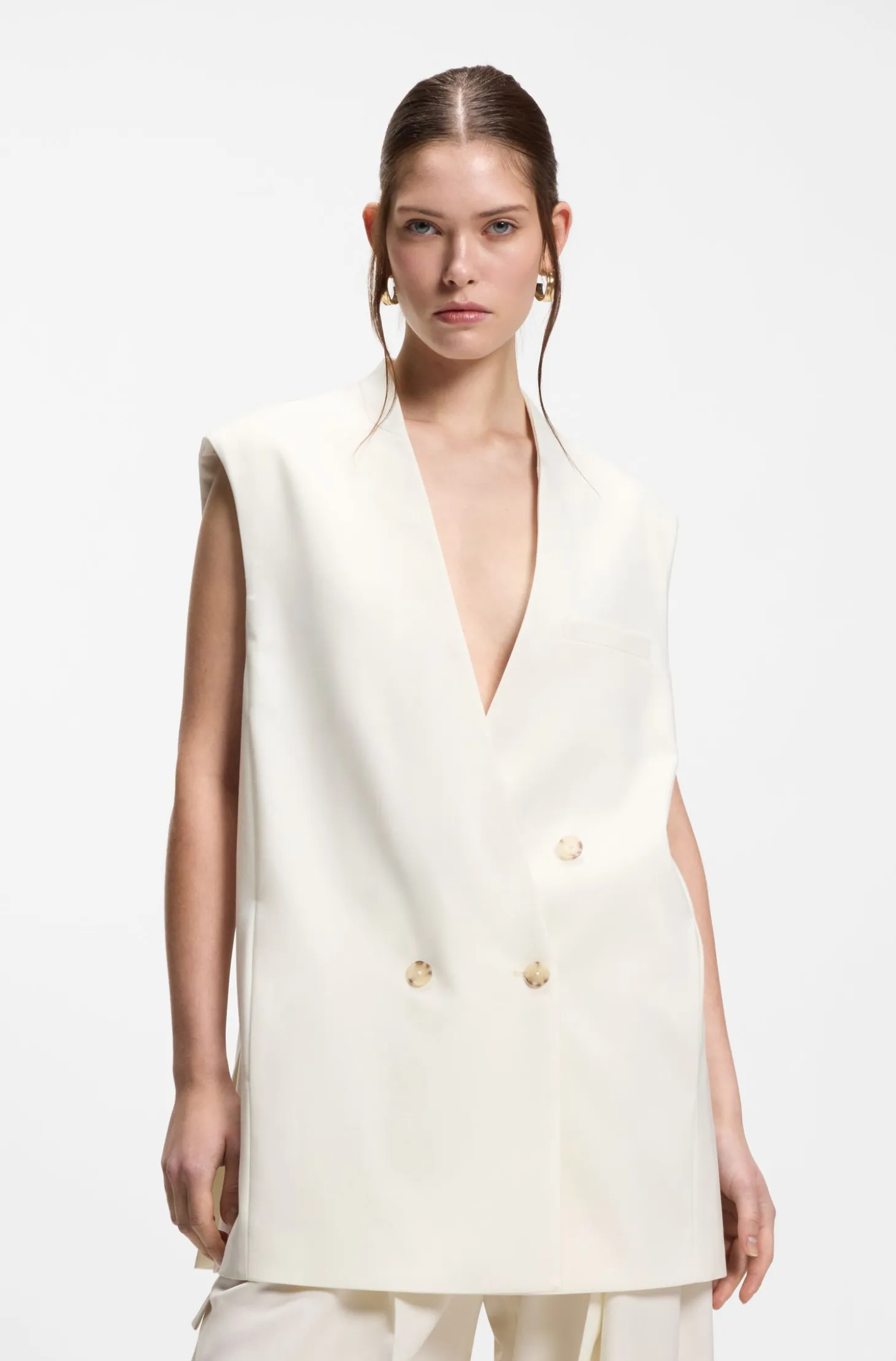Sleeveless relaxed-fit blazer in a wool blend