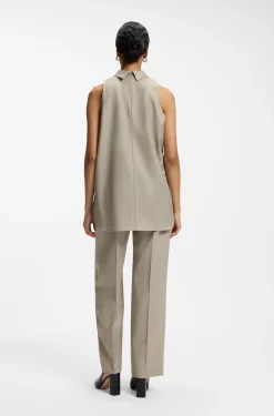Sleeveless tailored blouse in virgin wool with stretch