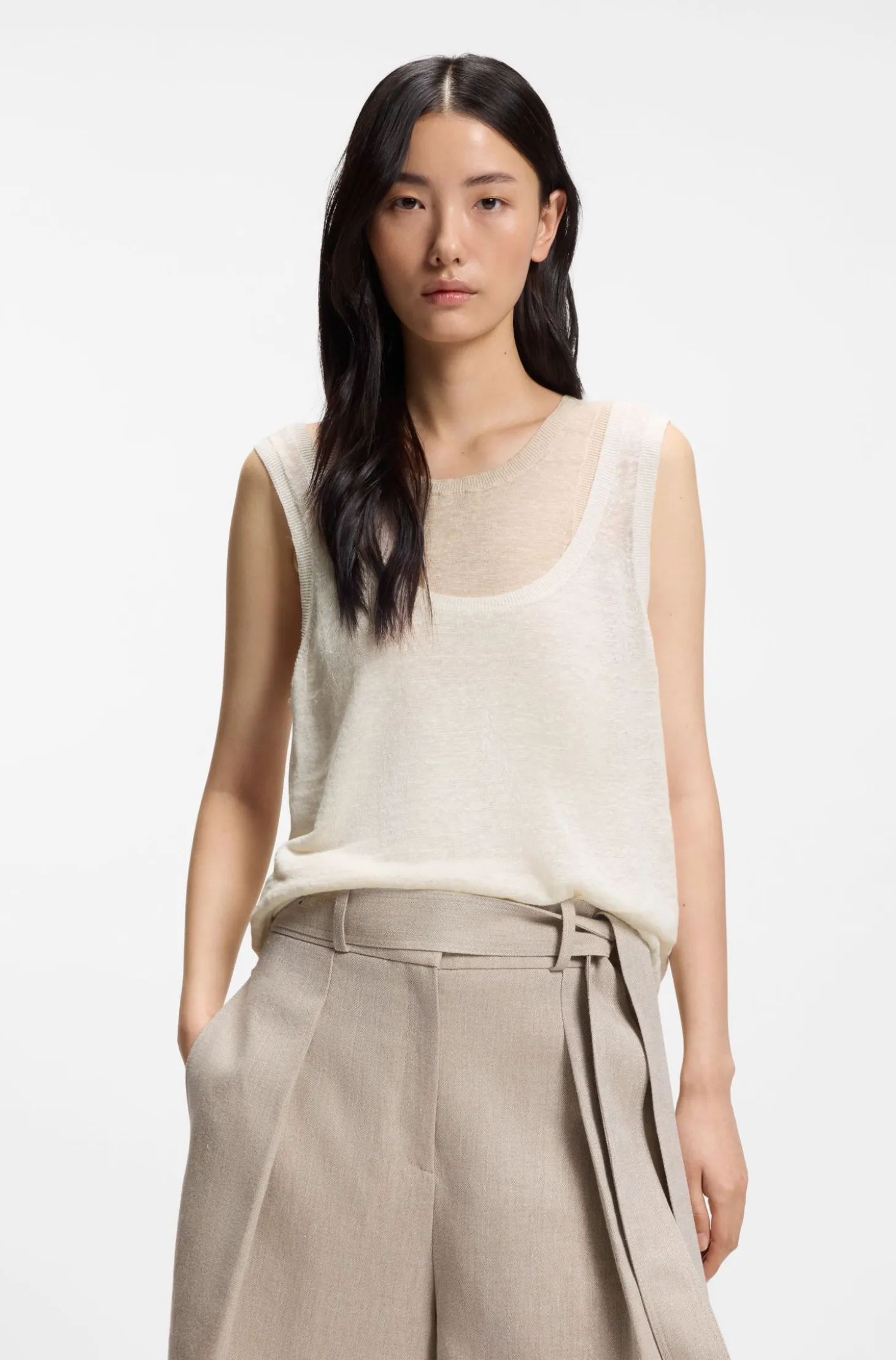 Sleeveless top in linen and cotton with layered design
