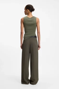 Sleeveless top in rib-knit merino wool
