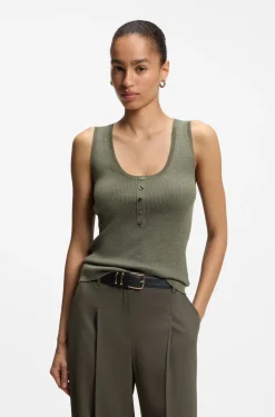 Sleeveless top in rib-knit merino wool
