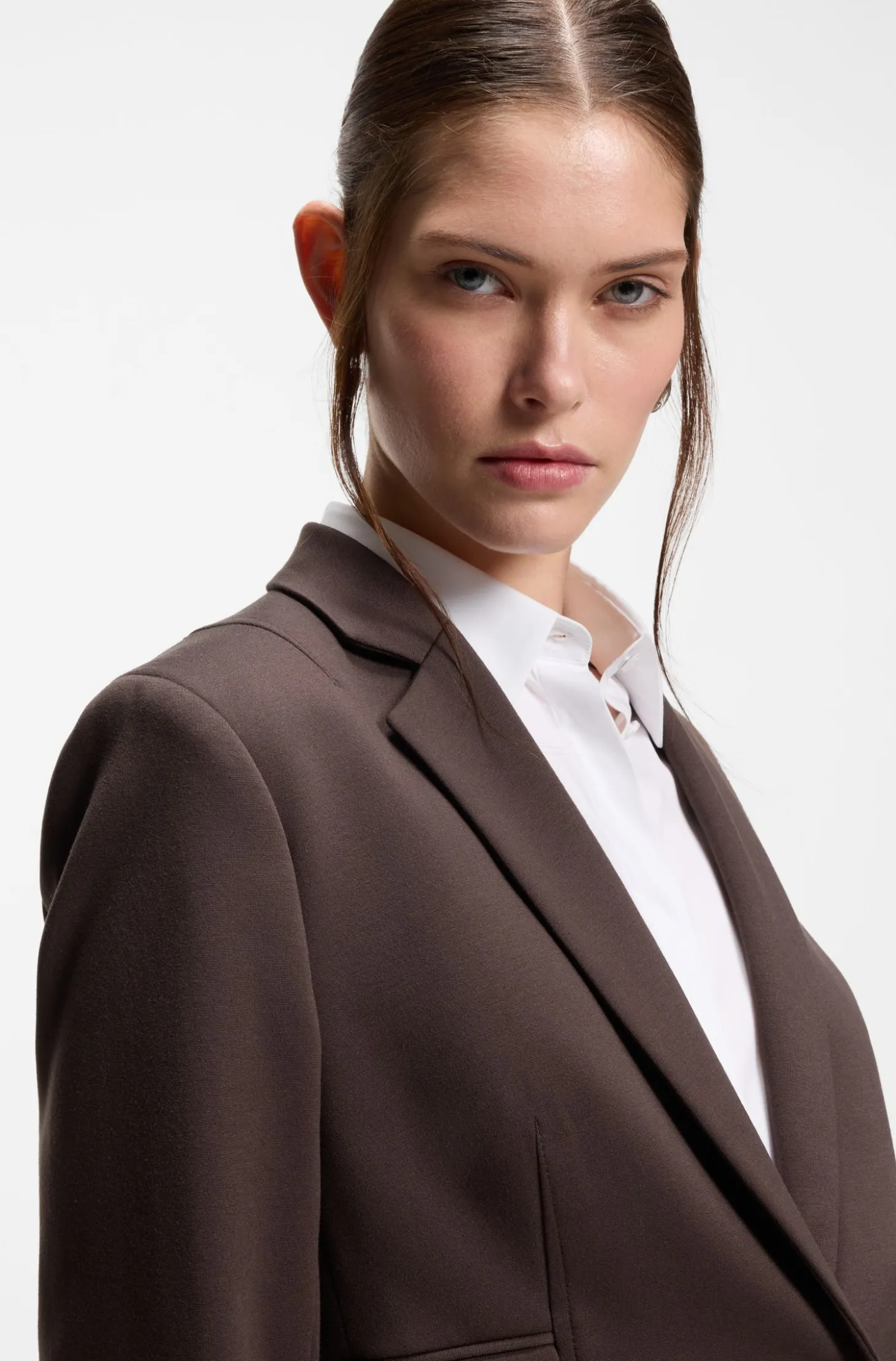 Slim-fit blazer with angled darts