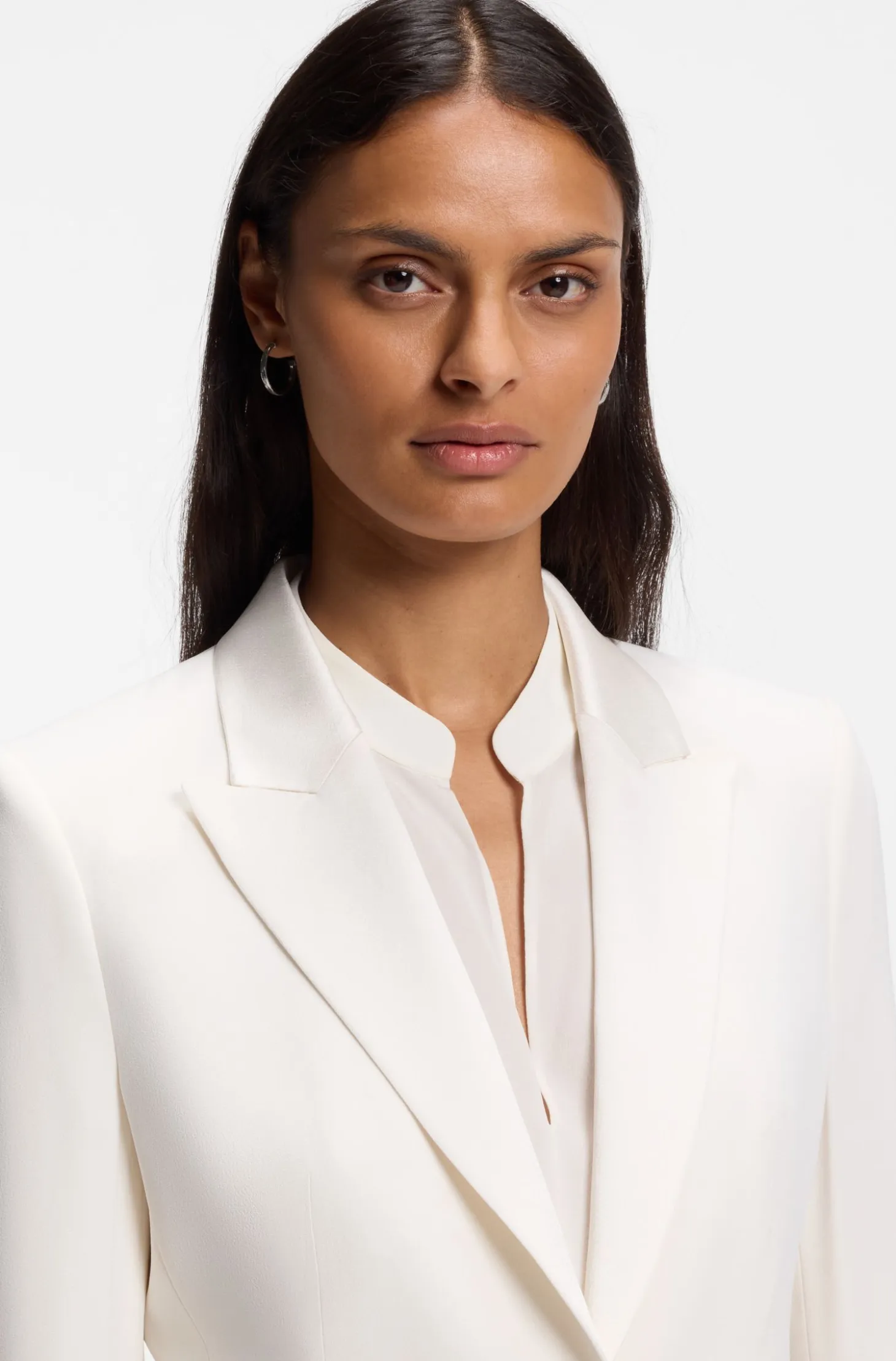 Slim-fit blazer with single-button closure