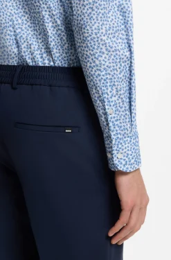 Slim-fit business shirt in stretch poplin