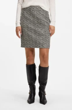 Slim-fit pencil skirt with herringbone pattern