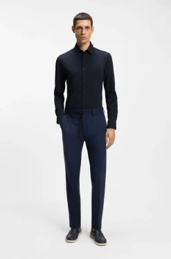 Slim-fit shirt in a performance-stretch cotton blend