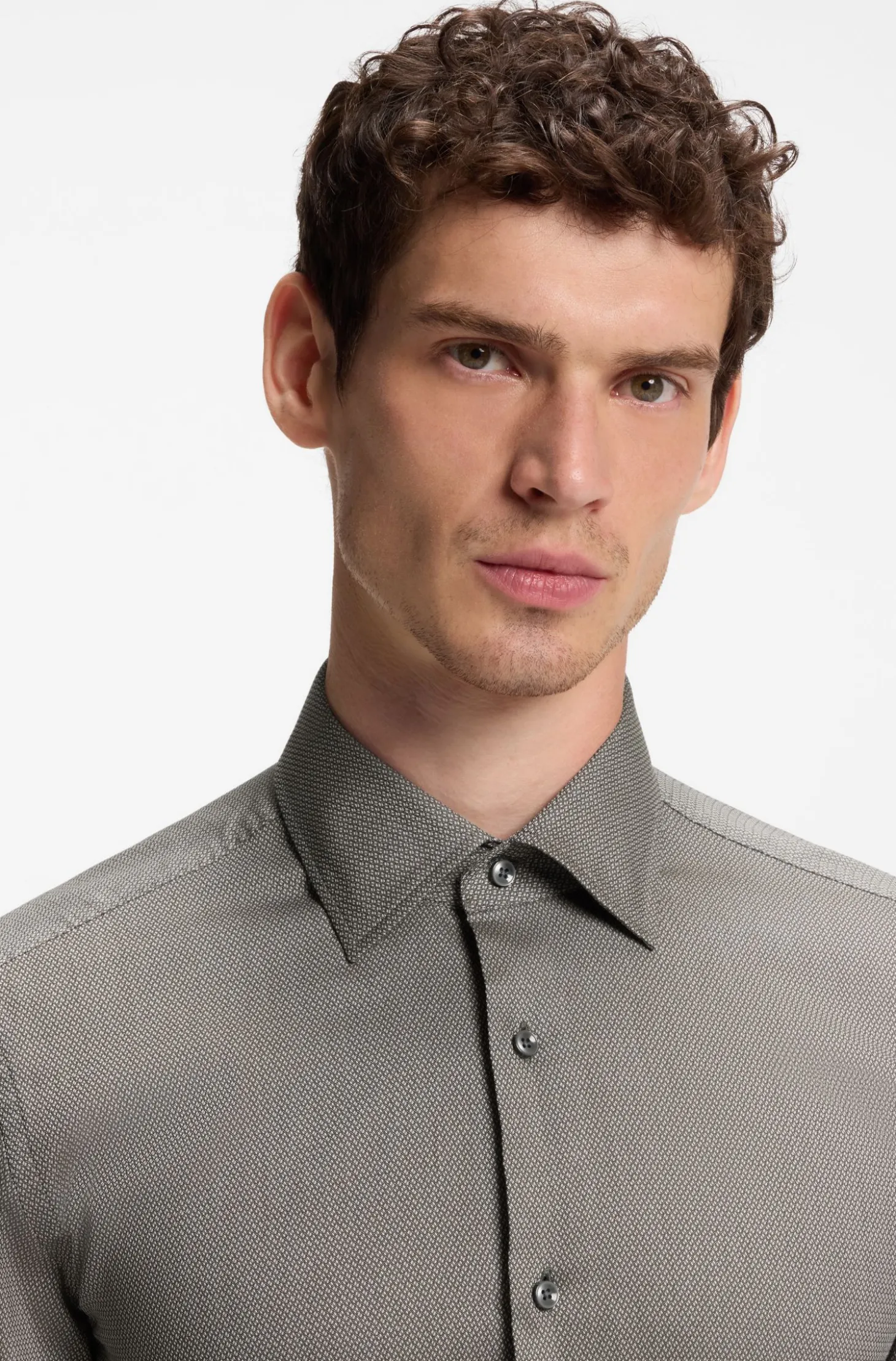 Slim-fit shirt in a thermoregulating structured cotton blend