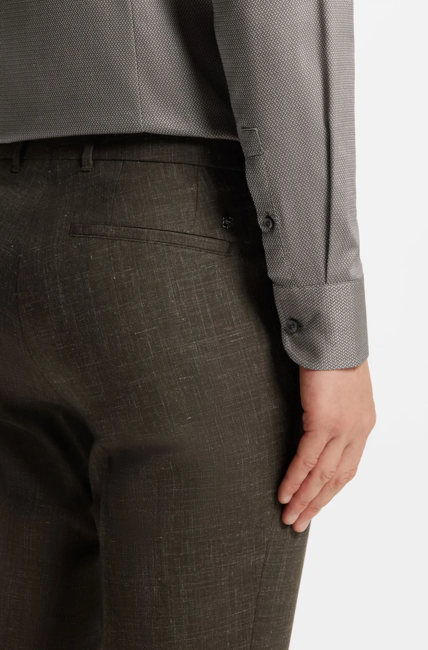 Slim-fit shirt in a thermoregulating structured cotton blend