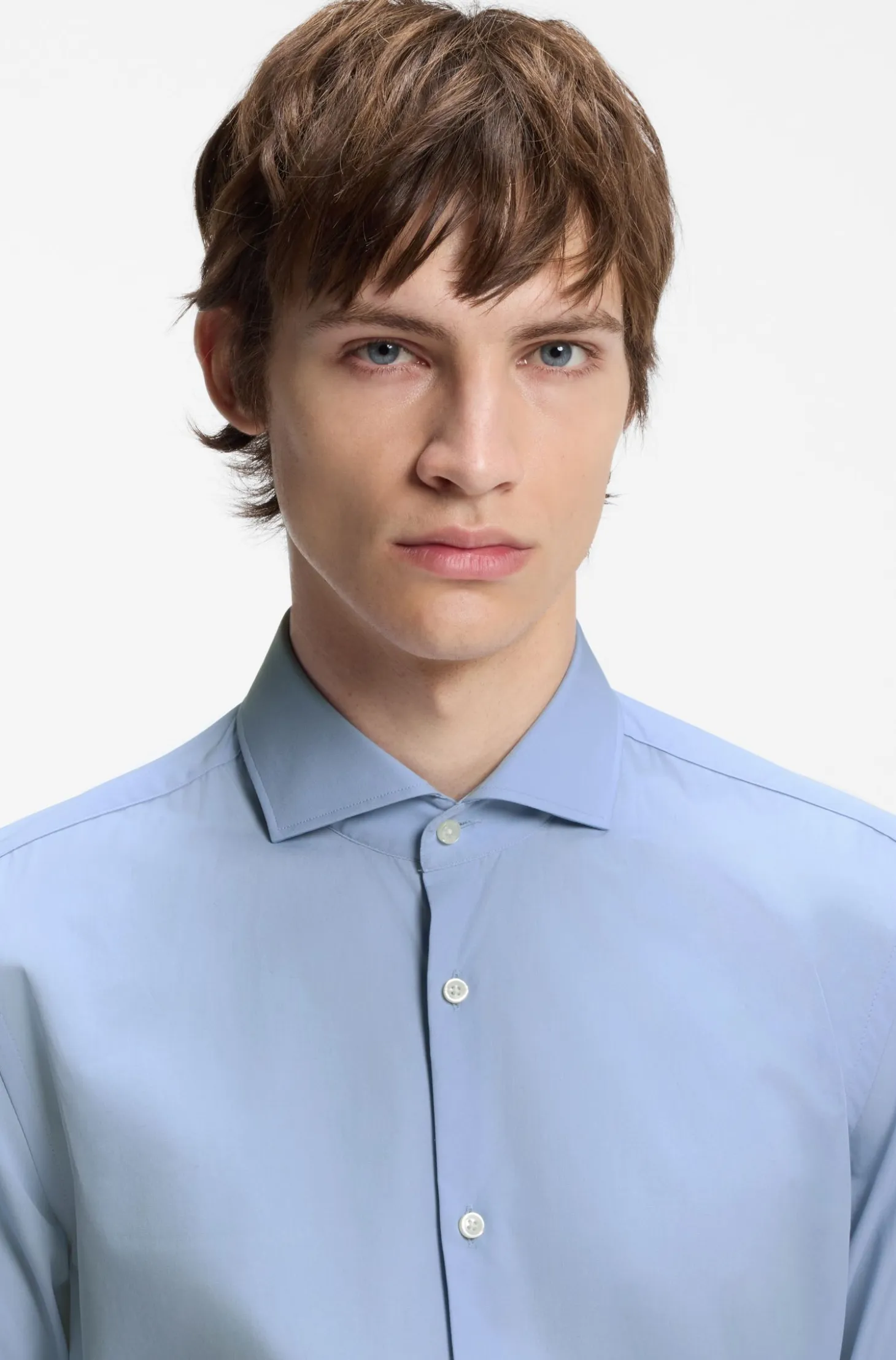 Slim-fit shirt in cotton with spread collar