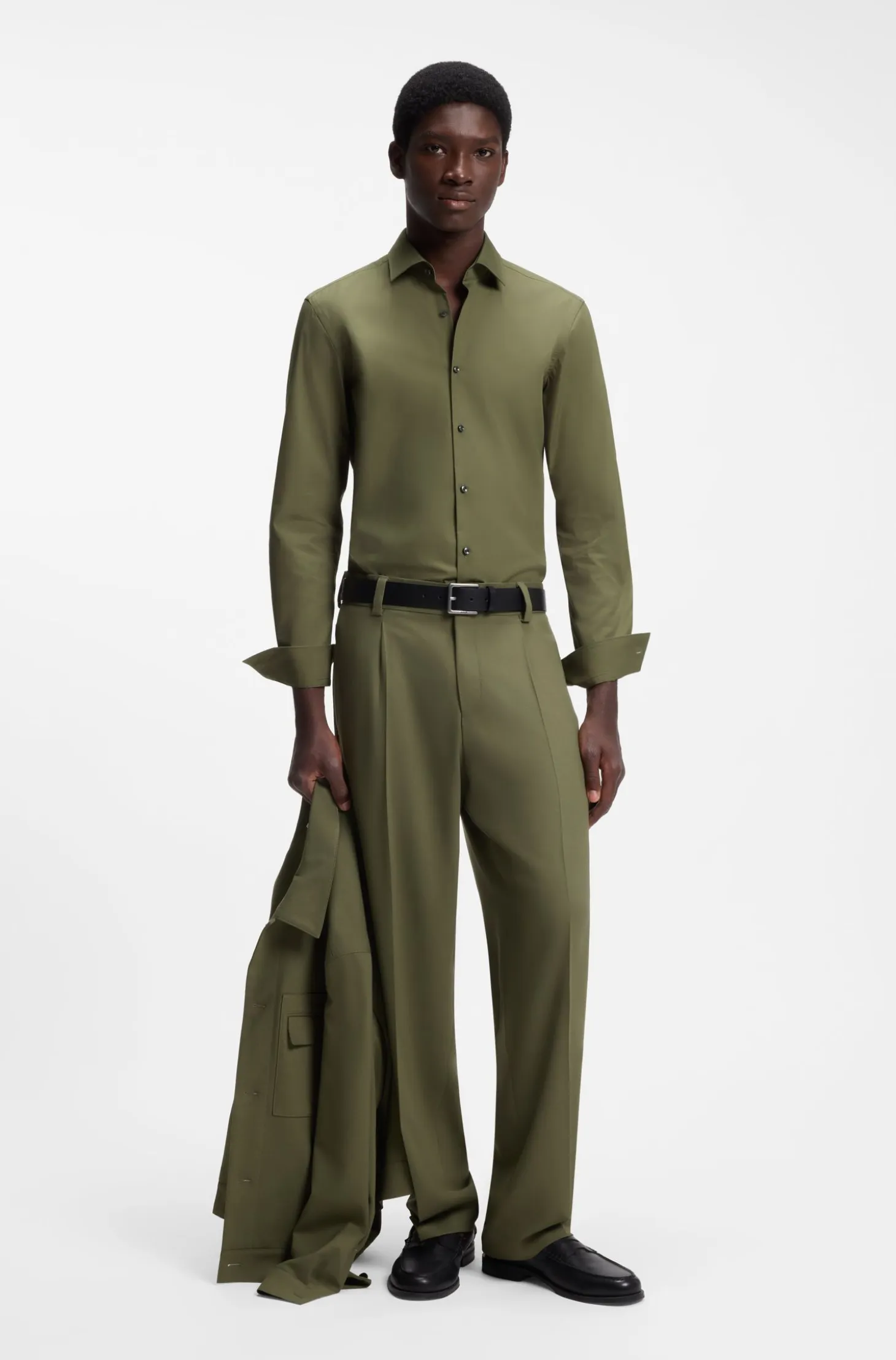Slim-fit shirt in easy-iron cotton poplin