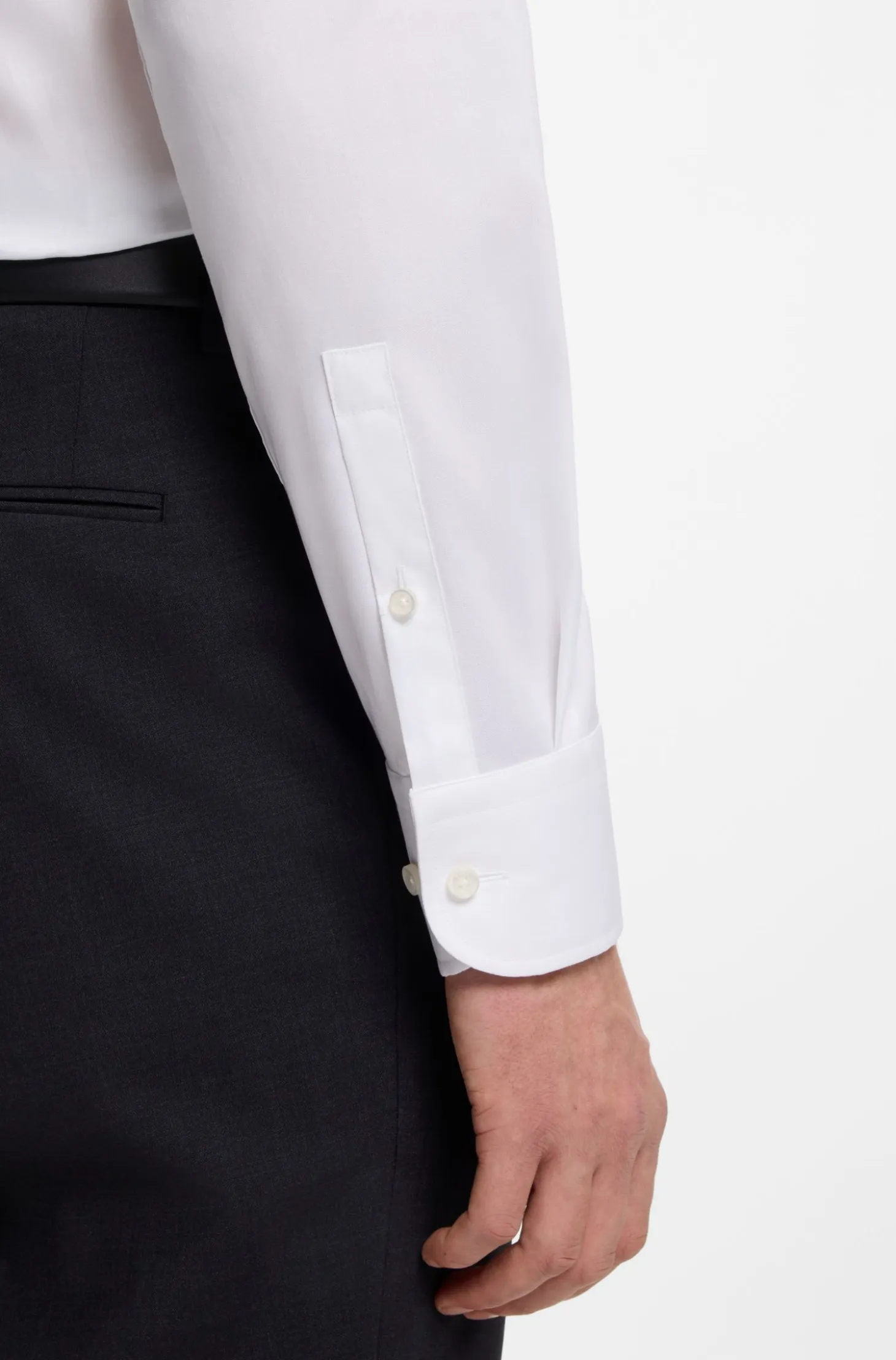 Slim-fit shirt in easy-iron cotton poplin