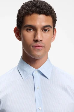 Slim-fit shirt in high-performance striped poplin