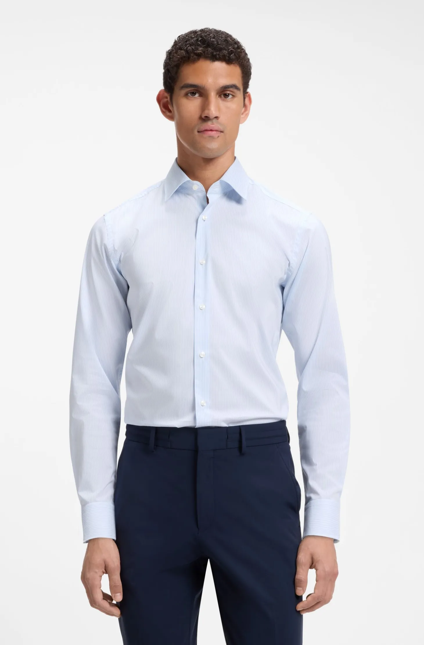 Slim-fit shirt in high-performance striped poplin