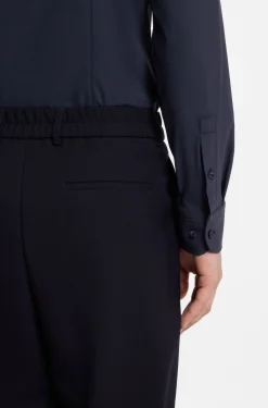 Slim-fit shirt in performance-stretch jersey