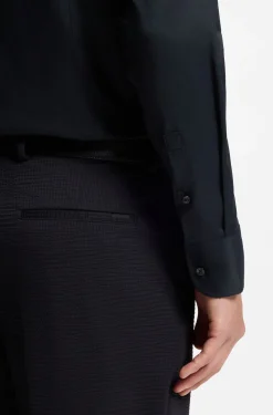 Slim-fit shirt in performance-stretch twill