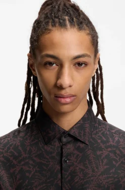 Slim-fit shirt in printed satin