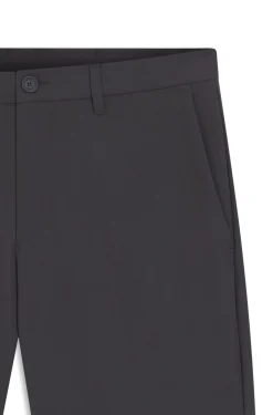 Slim-fit shorts in water-repellent stretch fabric