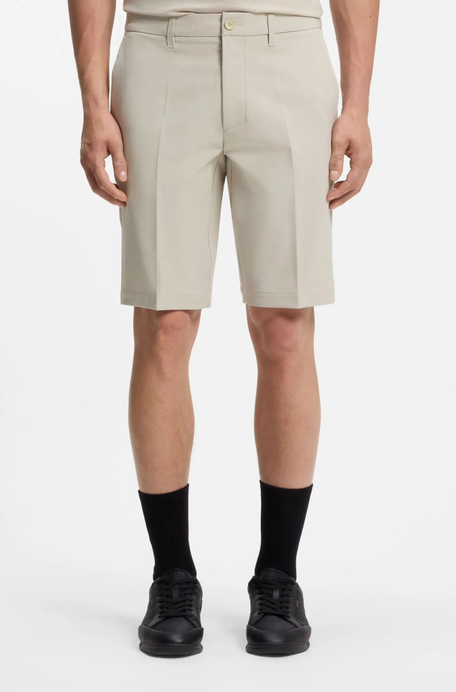 Slim-fit shorts in water-repellent stretch fabric