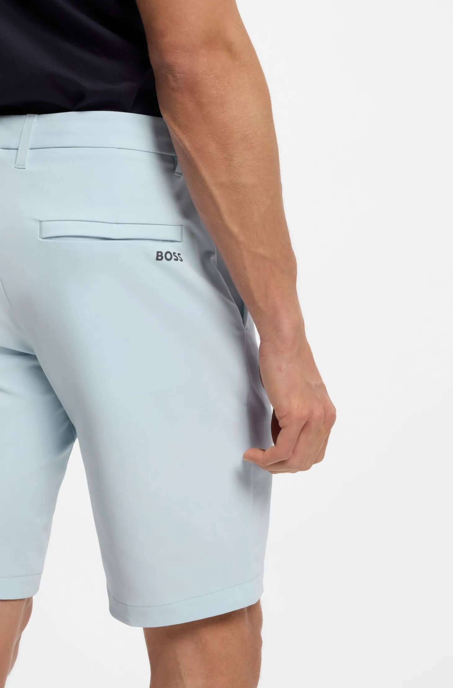 Slim-fit shorts in water-repellent stretch fabric