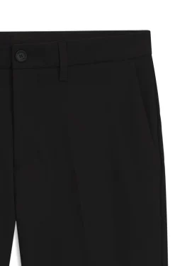 Slim-fit shorts in water-repellent stretch fabric