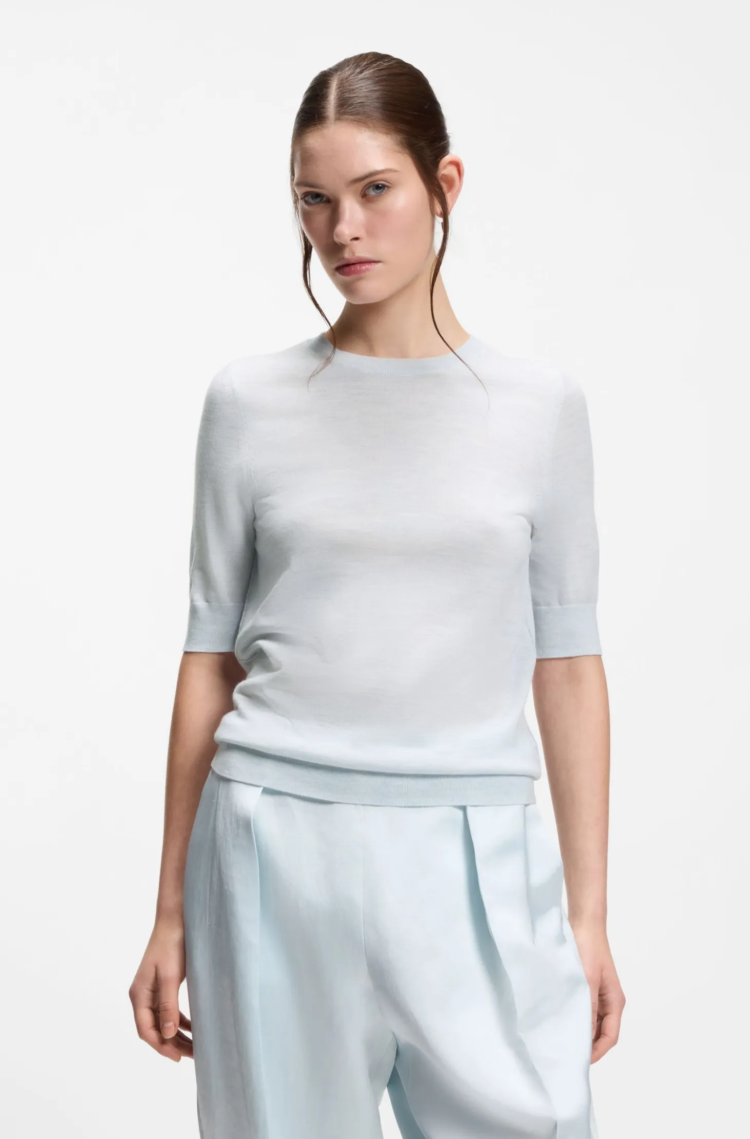 Slim-fit short-sleeved sweater in superfine merino wool