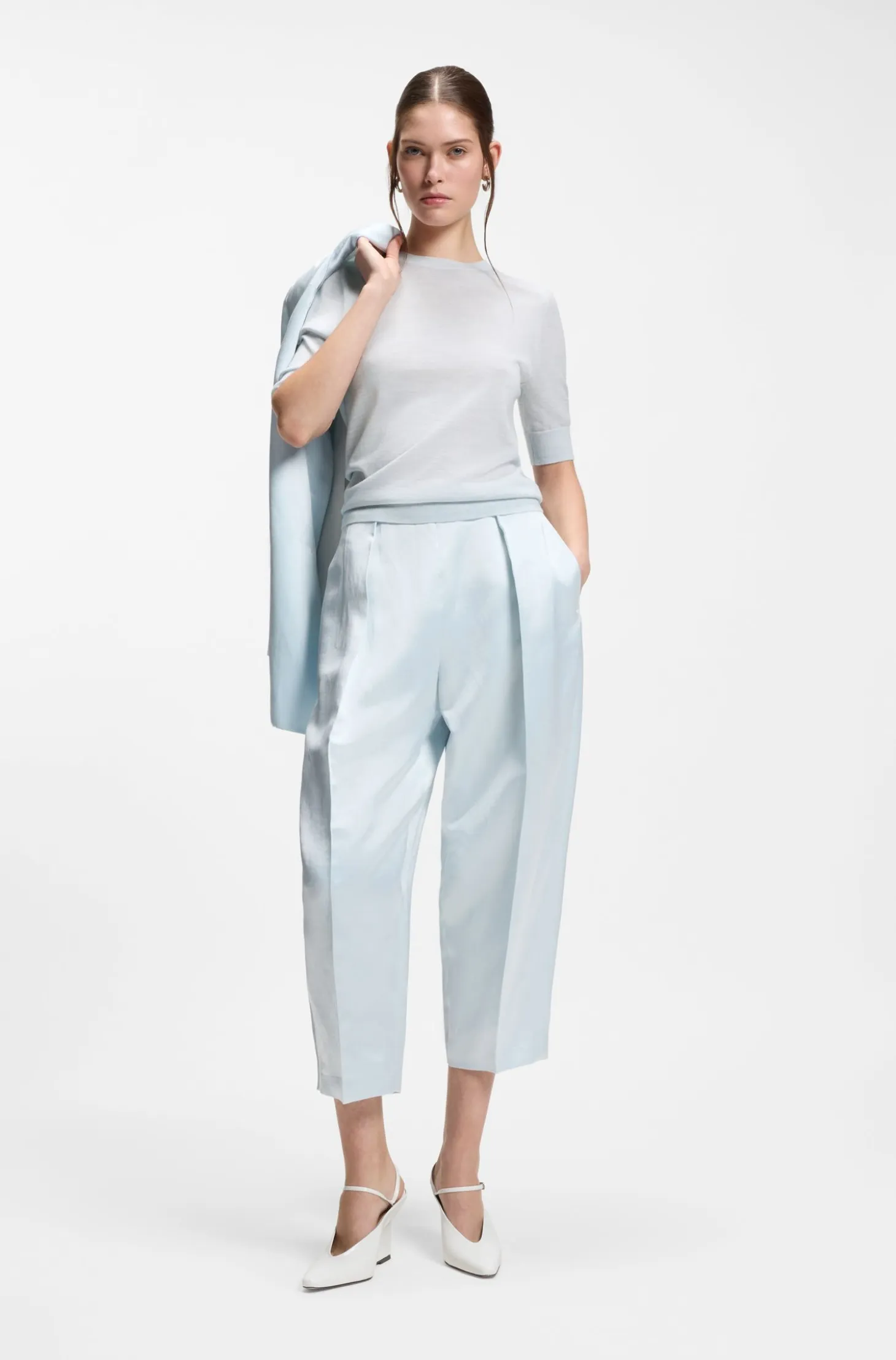Slim-fit short-sleeved sweater in superfine merino wool