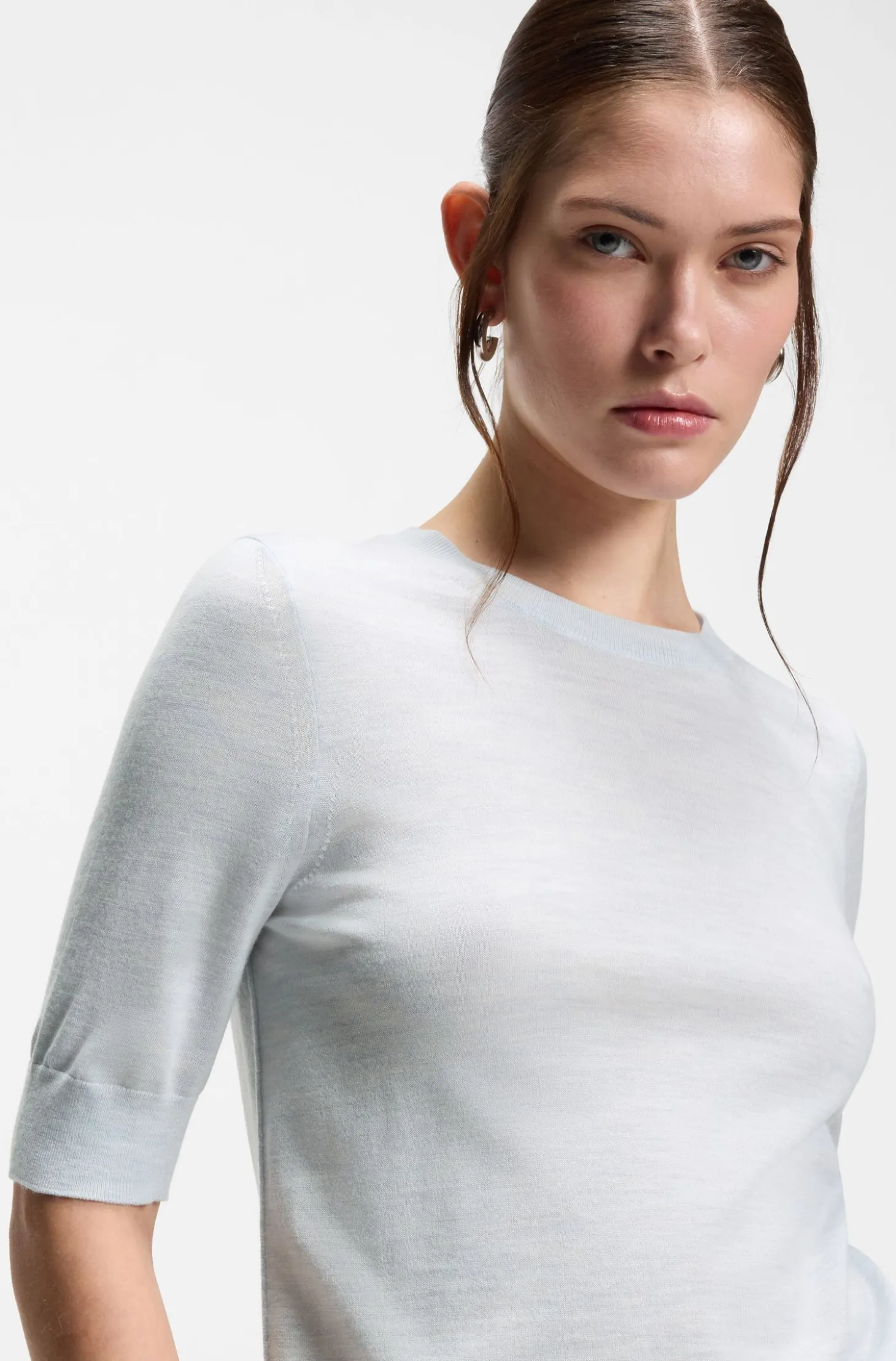 Slim-fit short-sleeved sweater in superfine merino wool