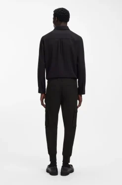 Slim-fit trousers with cargo pockets