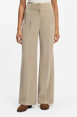 Straight-fit trousers with pleat front