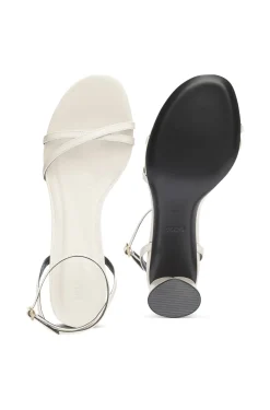 Strappy sandals in leather with block heel
