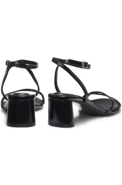 Strappy sandals in leather with block heel