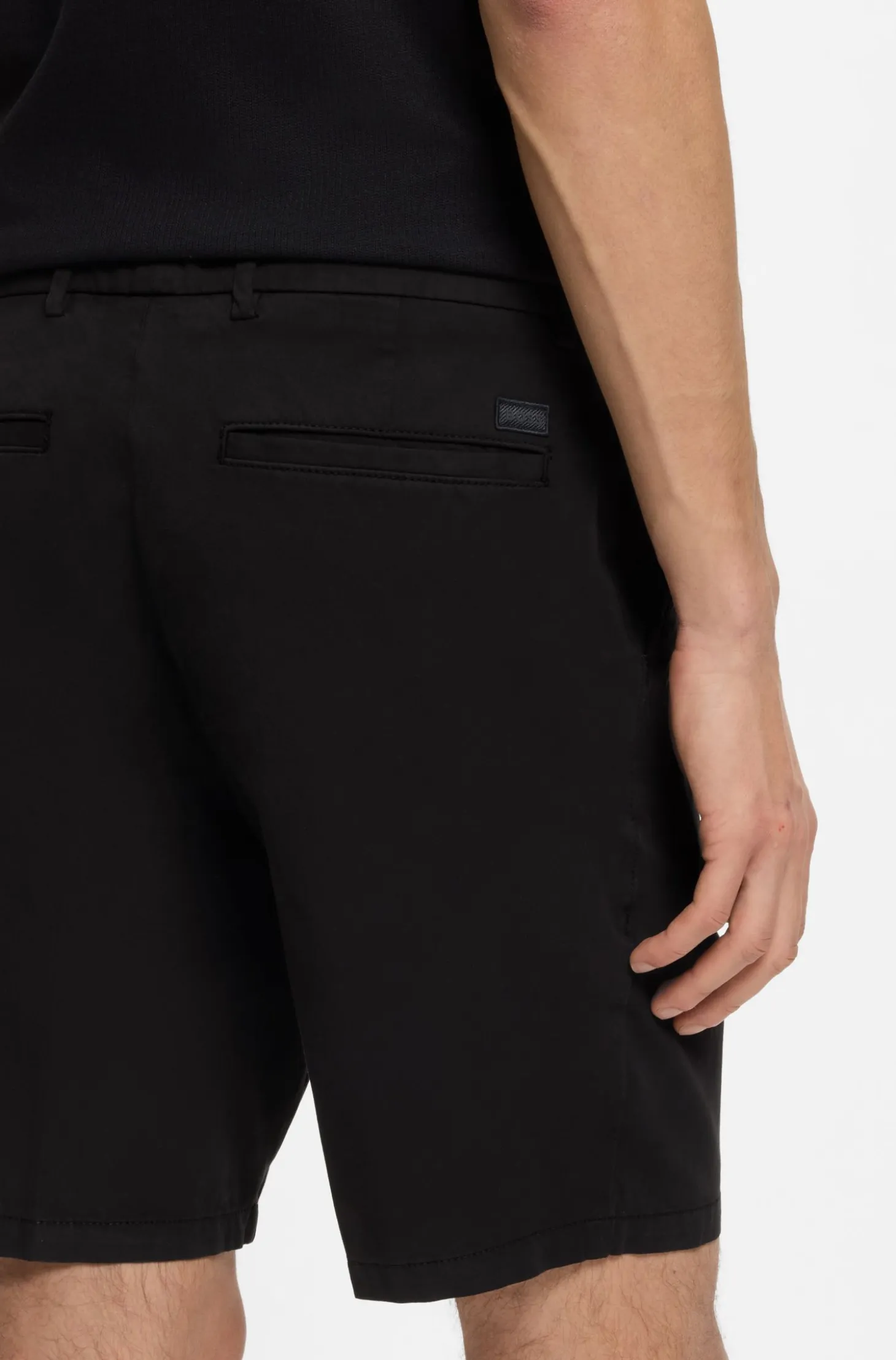 Stretch-cotton shorts in a modern fit