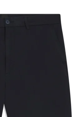 Stretch-cotton shorts in a modern fit