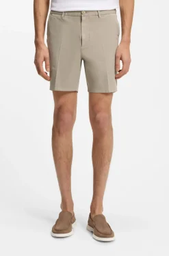 Stretch-cotton shorts in a modern fit