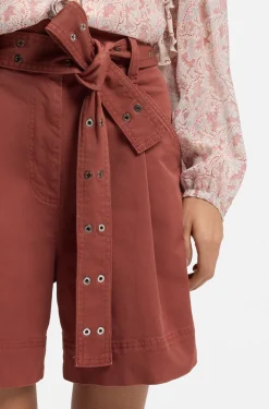 Stretch-cotton shorts with eyelet belt