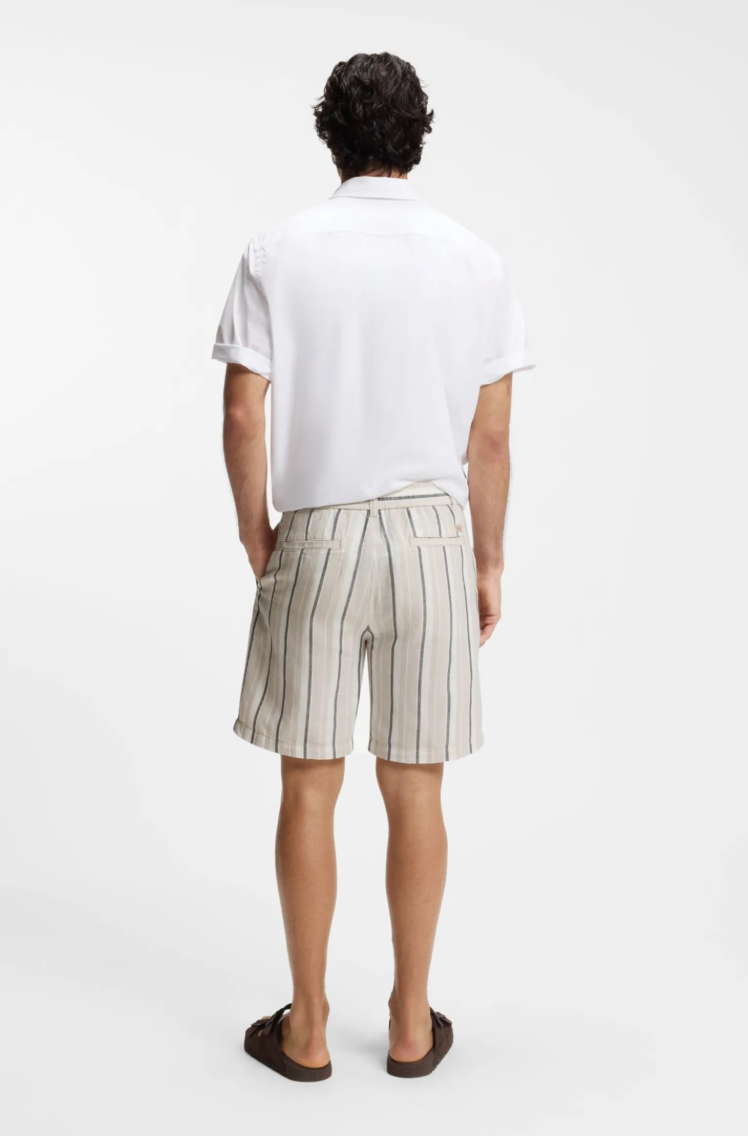 Striped shorts in a linen-cotton blend