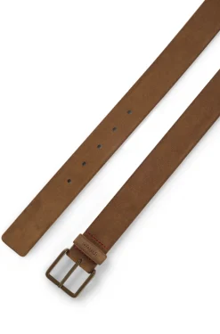 Suede belt with tonal pin buckle